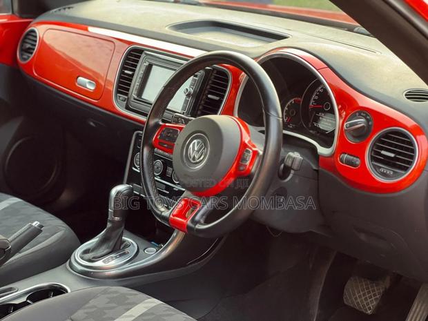 Volkswagen Beetle 2019 Maroon