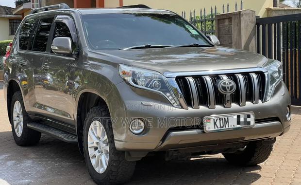 Toyota Land Cruiser Prado 2.8 2017 Gold