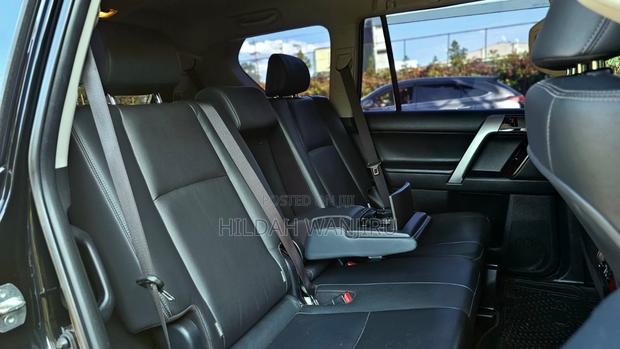 Toyota Land Cruiser Prado 2016 Black