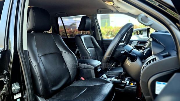 Toyota Land Cruiser Prado 2016 Black