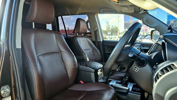 Toyota Land Cruiser Prado 2016 Brown