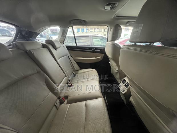 Subaru Outback 2019 Gray