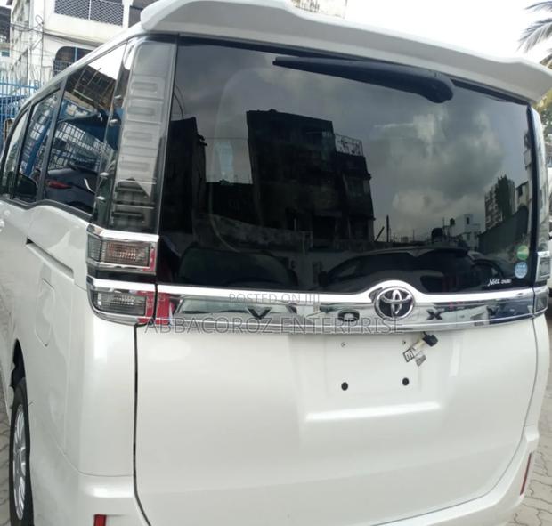 Toyota Voxy 2019 White