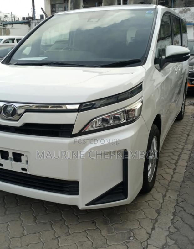 Toyota Voxy 2019 White