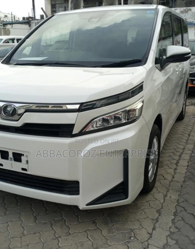 Toyota Voxy 2019 White