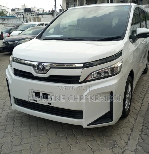 Toyota Voxy 2019 White