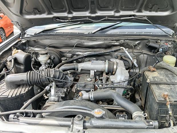 Isuzu D-MAX 2010 Gray