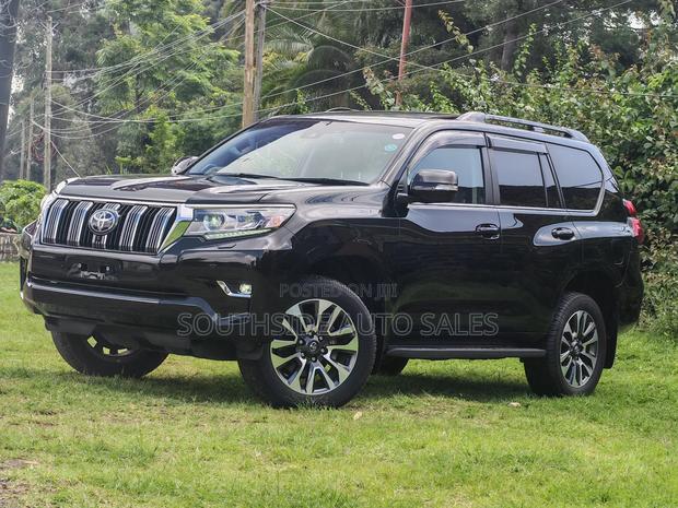 Toyota Land Cruiser Prado 2.8 2022 Black