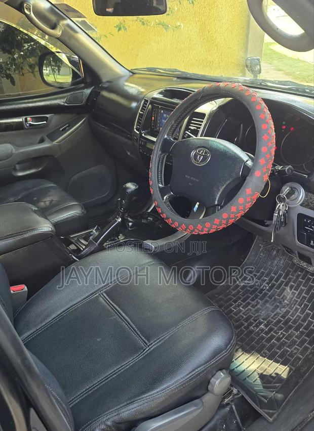 Toyota Land Cruiser Prado 2010 Black