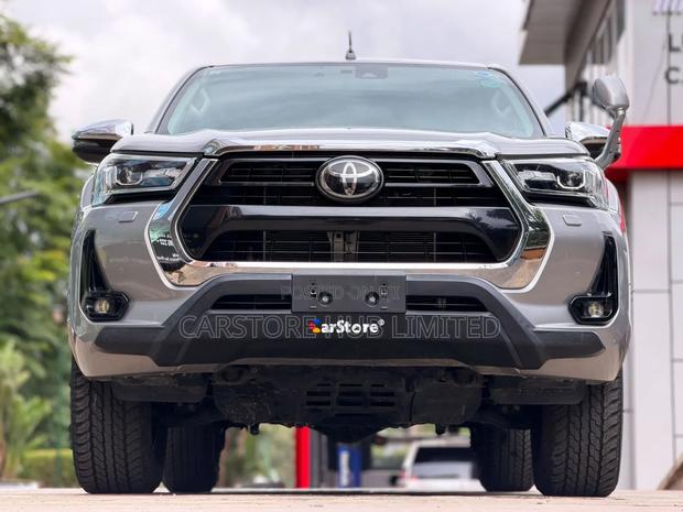 Toyota Hilux Revo Double Cab Deisel 2.4 AWD 2021 Silver