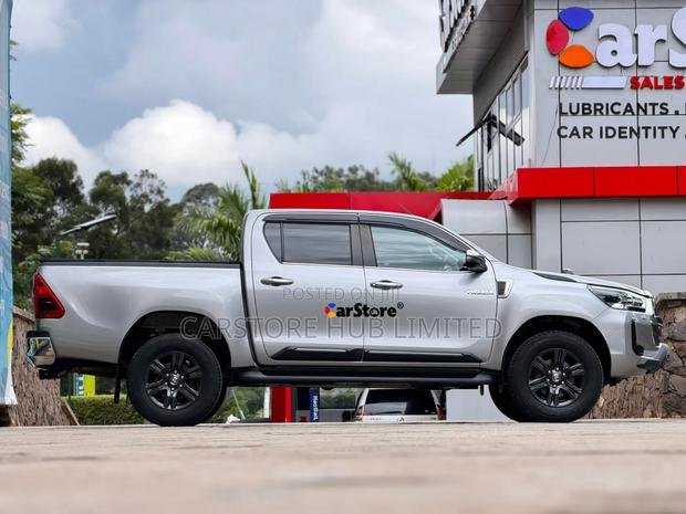 Toyota Hilux Revo Double Cab Deisel 2.4 AWD 2021 Silver