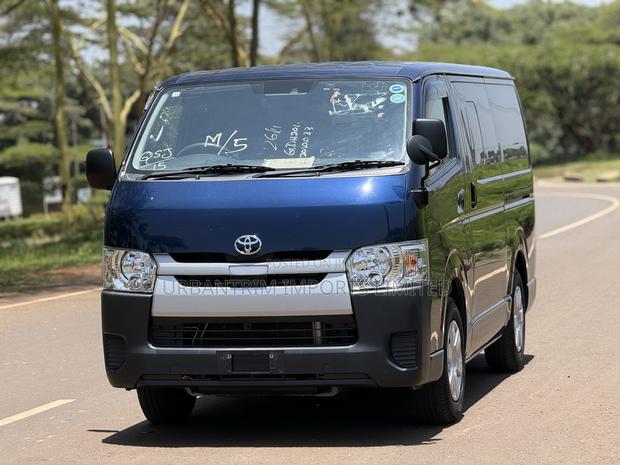 Toyota HiAce 2019 Blue