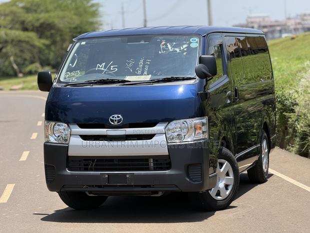 Toyota HiAce 2019 Blue