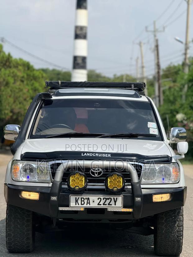 Toyota Land Cruiser Prado 2006 White