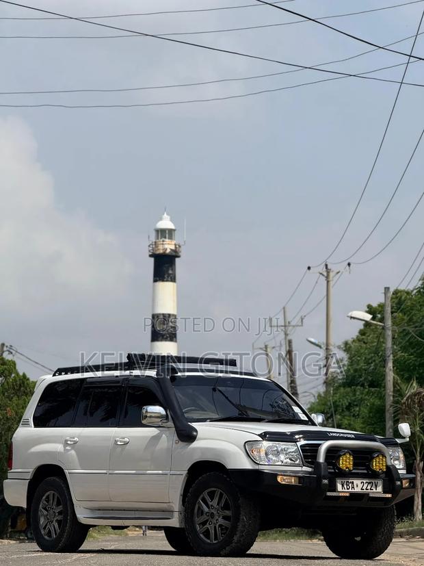 Toyota Land Cruiser Prado 2006 White