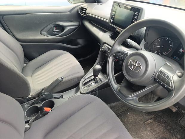 Toyota Yaris 1.5 Sedan LE 2020 Black