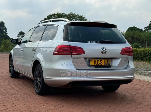 Volkswagen Passat 2011 Silver