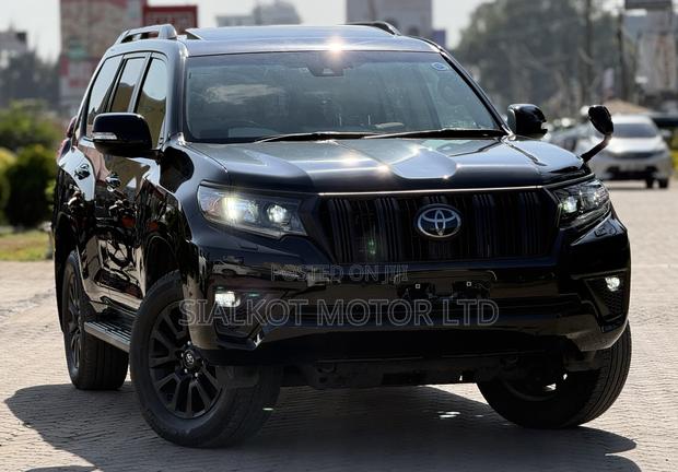 Toyota Land Cruiser Prado 2.7 2023 Black
