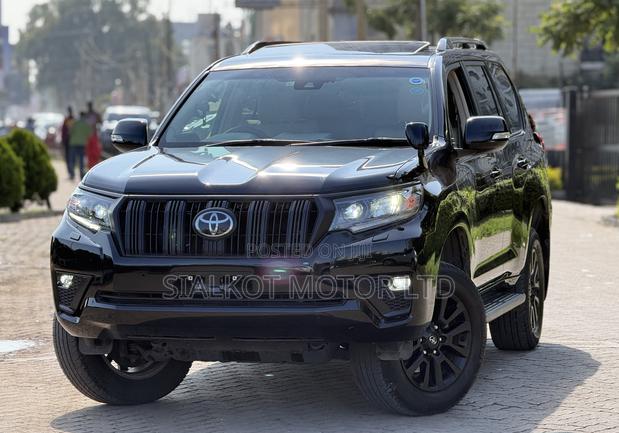 Toyota Land Cruiser Prado 2.7 2023 Black