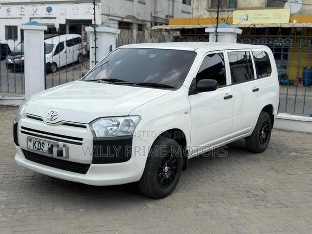 Toyota Probox 1.5 DX Comfort 2WD 2018 White
