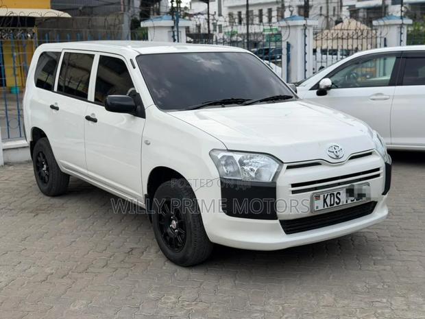 Toyota Probox 1.5 DX Comfort 2WD 2018 White