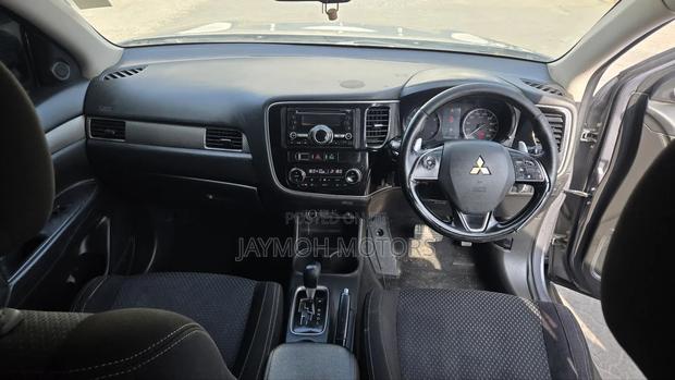 Mitsubishi Outlander 2016 Silver
