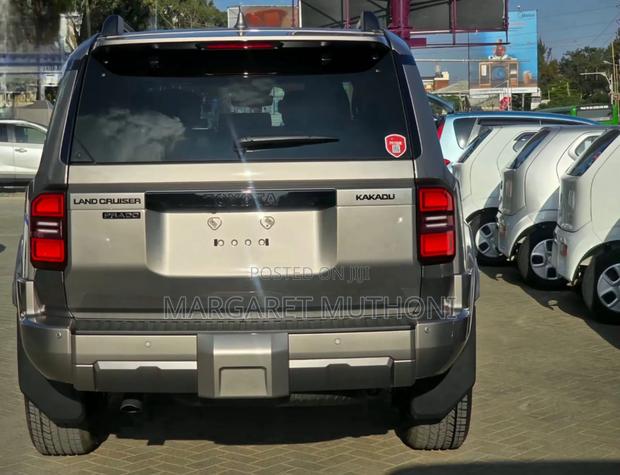 Toyota Land Cruiser Prado 2025 Gray