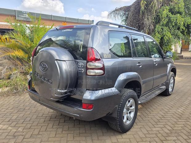 Toyota Land Cruiser Prado 2006 Gray