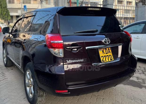 Toyota Vanguard 2013 Maroon