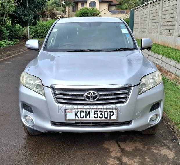 Toyota Vanguard 2011 Silver