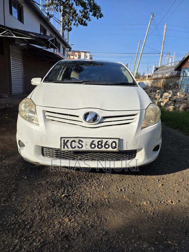 Toyota Auris 2011 Pearl