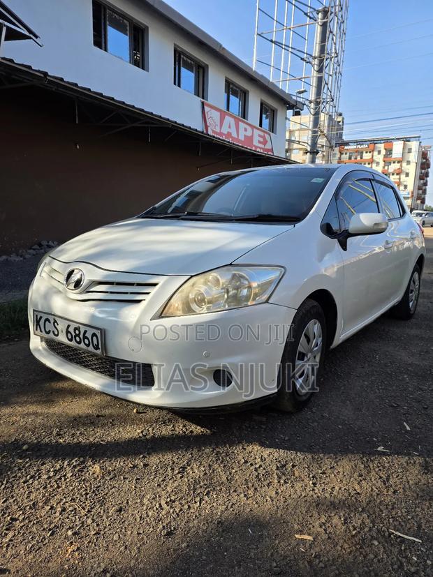 Toyota Auris 2011 Pearl