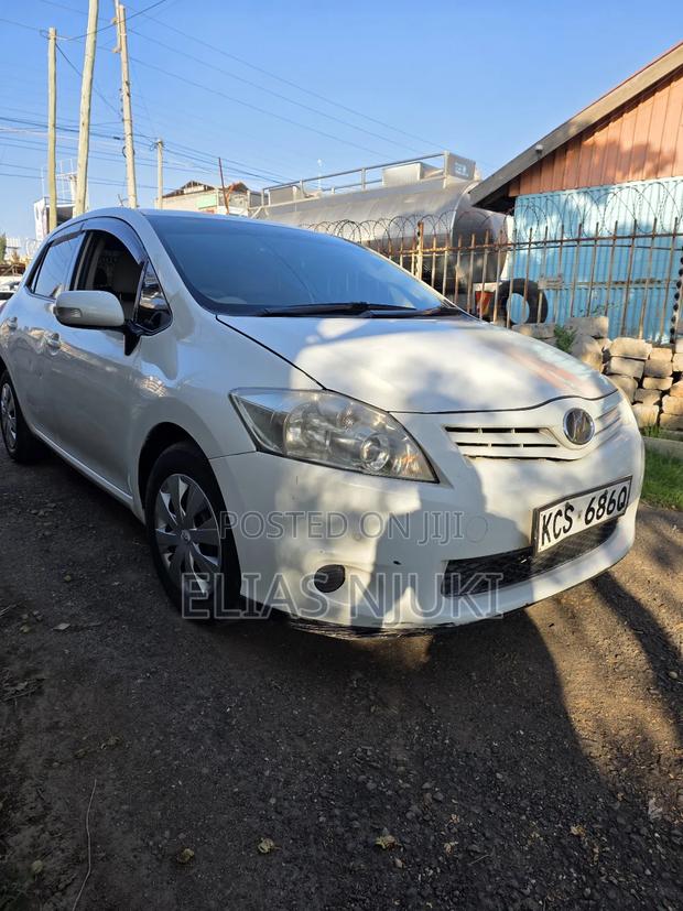 Toyota Auris 2011 Pearl