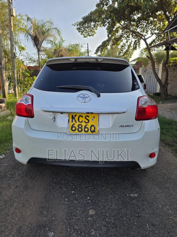 Toyota Auris 2011 Pearl