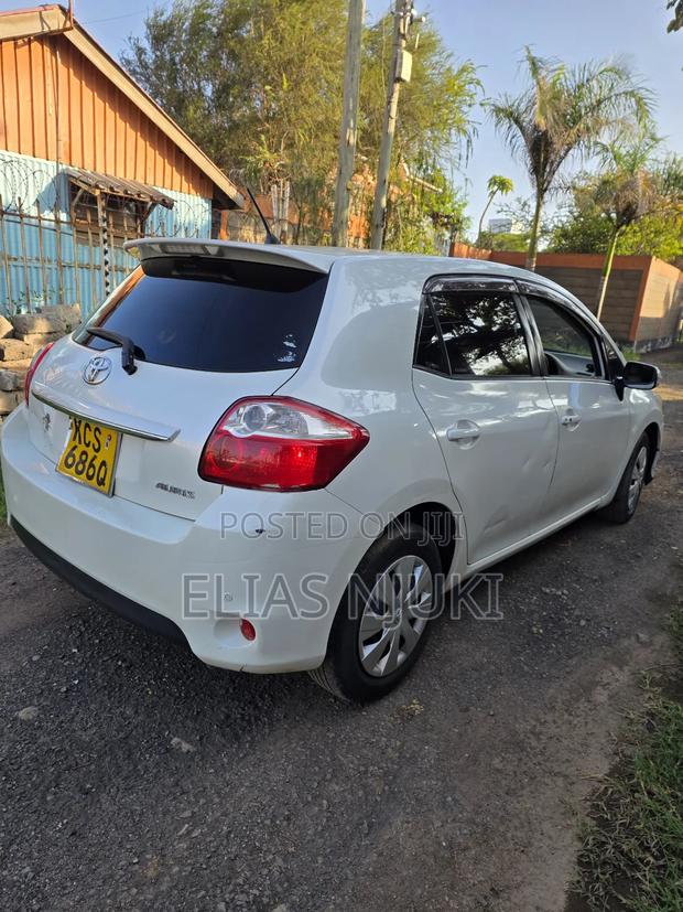 Toyota Auris 2011 Pearl