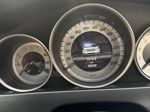 Mercedes-Benz C200 2012 Silver
