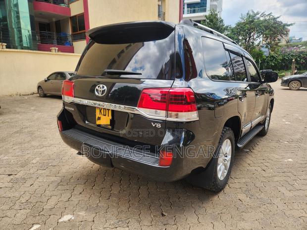 Toyota Land Cruiser 2014 Black
