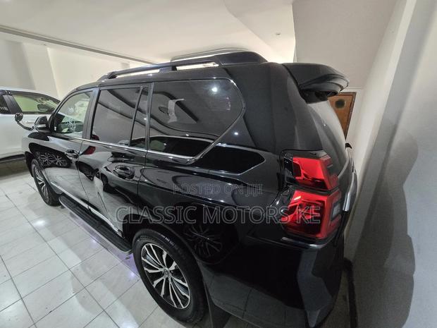 Toyota Land Cruiser Prado 2.8 2019 Black