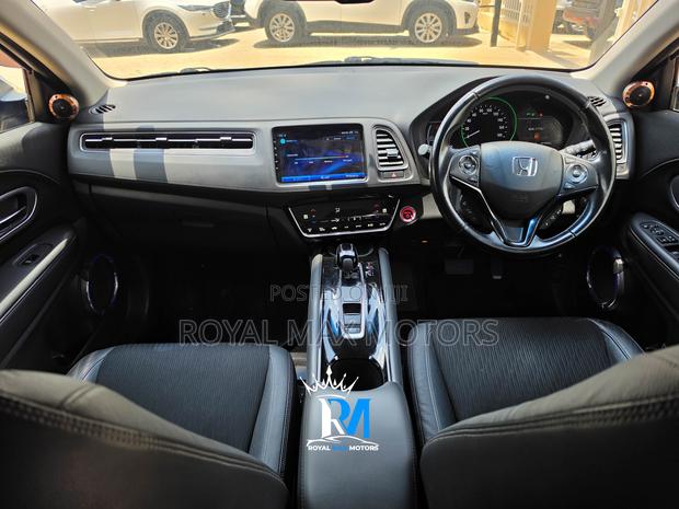 Honda Vezel 2018 White