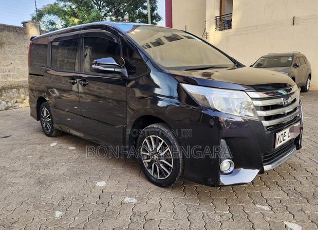 Toyota Noah 2014 Black