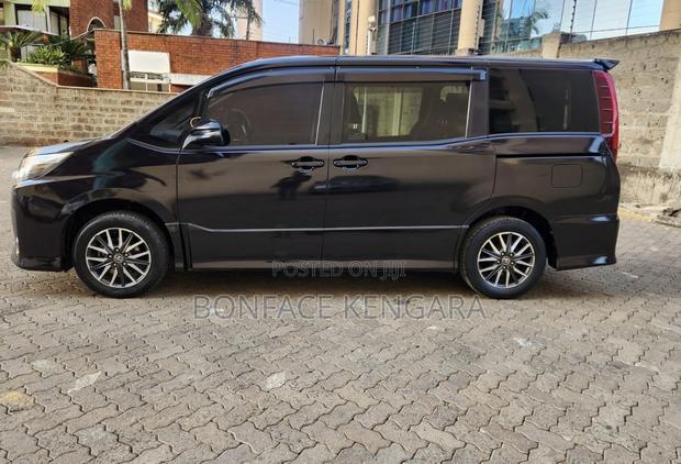 Toyota Noah 2014 Black