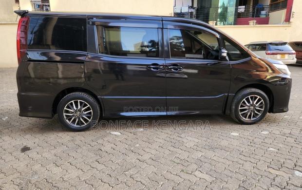 Toyota Noah 2014 Black