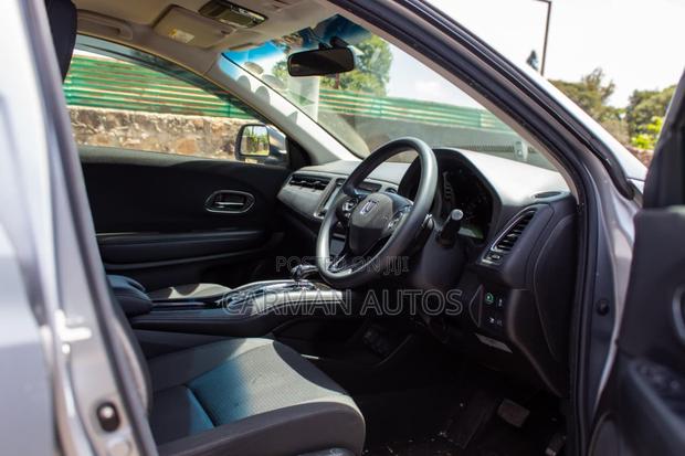 Honda Vezel 2018 Silver