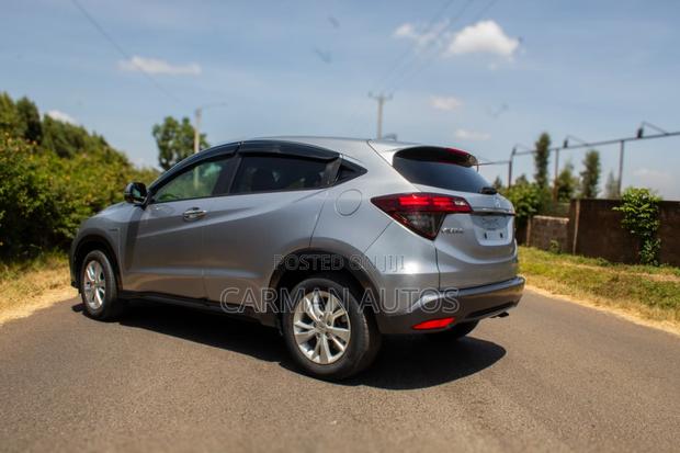 Honda Vezel 2018 Silver