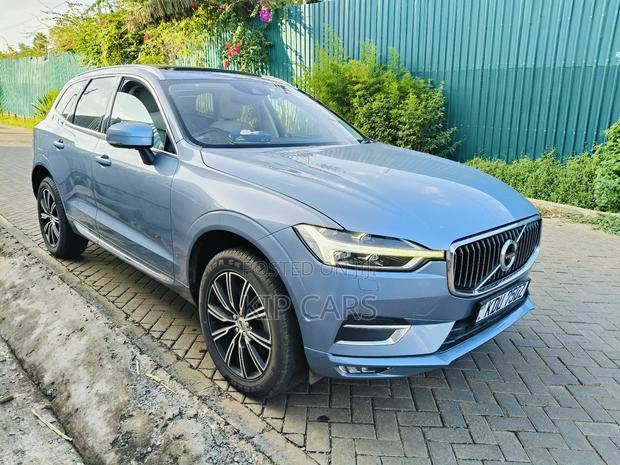 Volvo XC60 2018 Blue