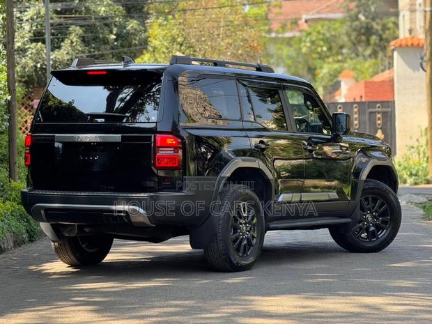 New Toyota Land Cruiser Prado 2.7 2024 Black