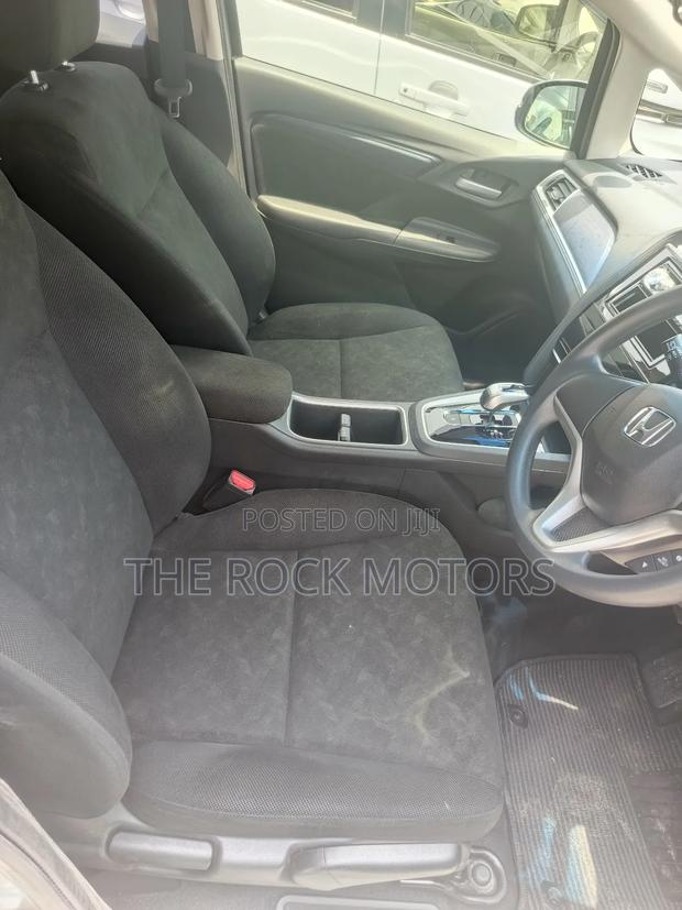 Honda Fit Shuttle 2019 Silver