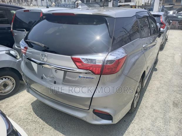 Honda Fit Shuttle 2019 Silver