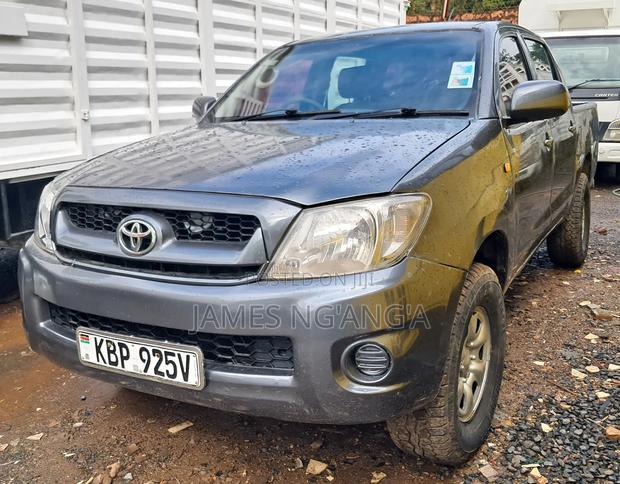 Toyota Hilux 2011 Gray