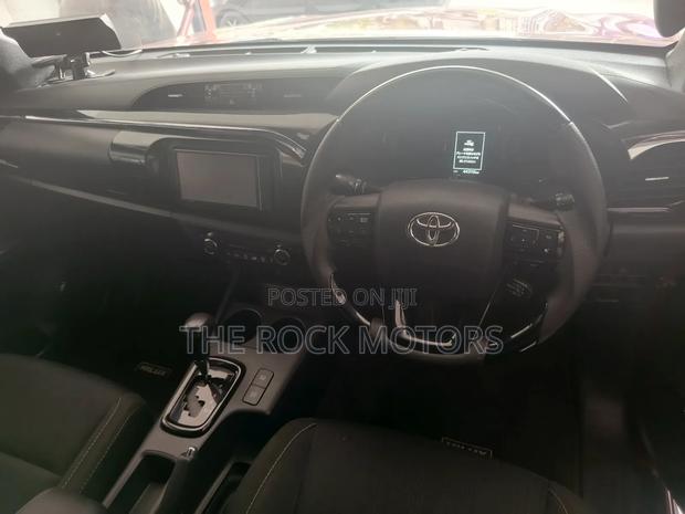 Toyota Hilux 2020 Red